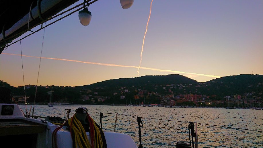 Skipperclub SailingTeam-韦内雷港必去景点