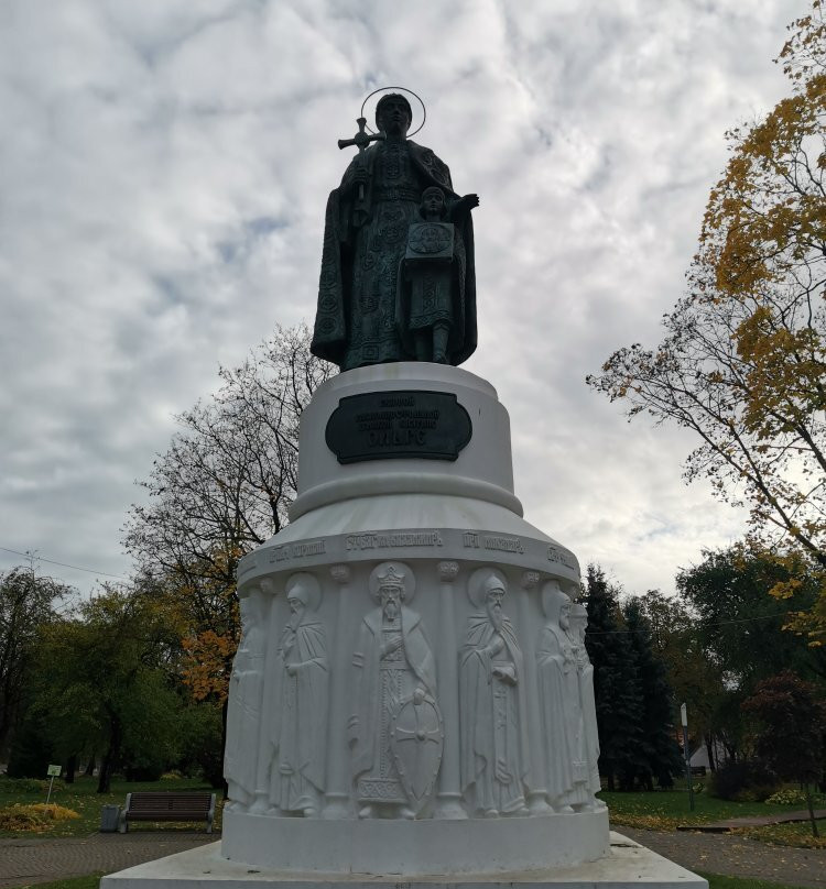 Monument to Saint Equal-to-the-Apostles Princess Olga-普斯科夫必去景点