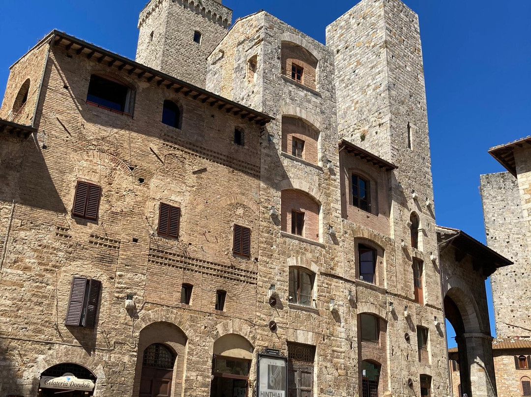 Piazza Della Cisterna-圣吉米尼亚诺必去景点
