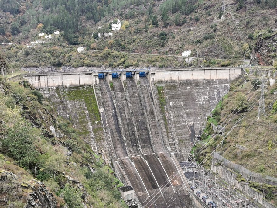 Embalse de Salime景点图片