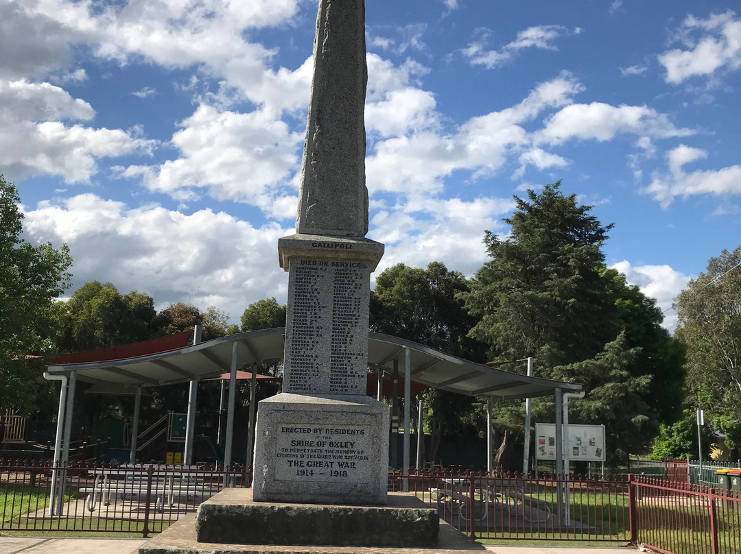 Oxley War Memorial景点图片