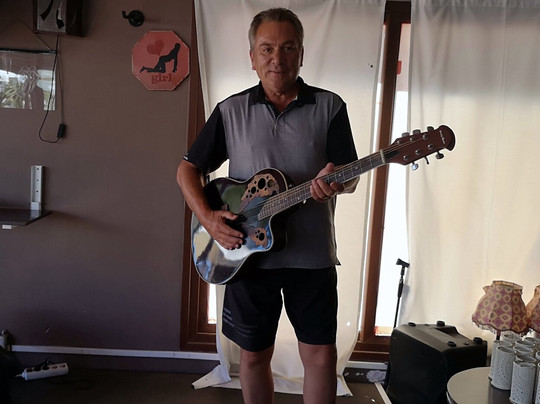 Marcos Bar-卡门港必去景点