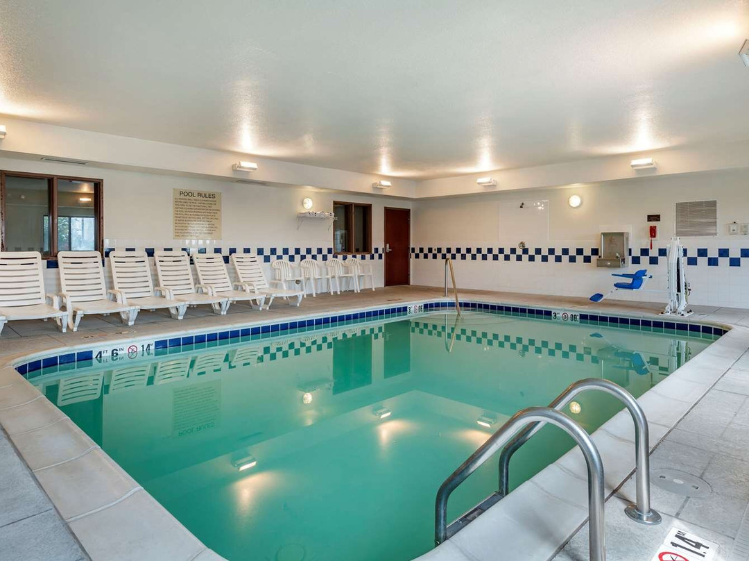 Comfort Inn & Suites主图