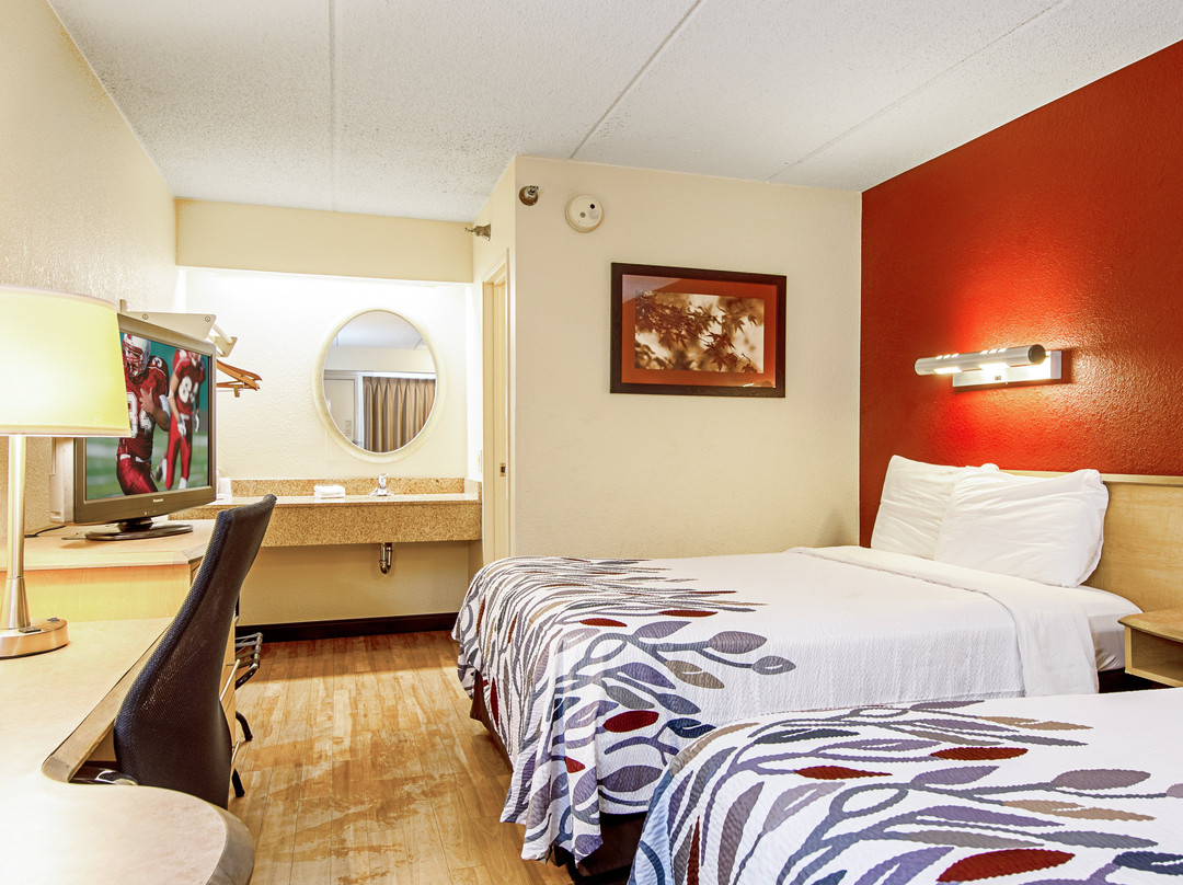 Red Roof Inn Erie – I-90主图