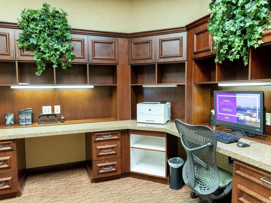 西得梅因希尔顿花园酒店主图