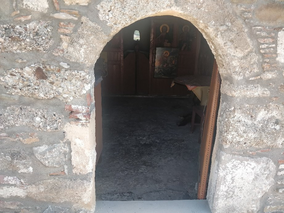 Agios Giorgios o Vardas-Apolakkia必去景点