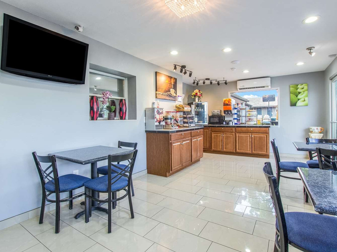 Knights Inn & Suites Salem, IN主图