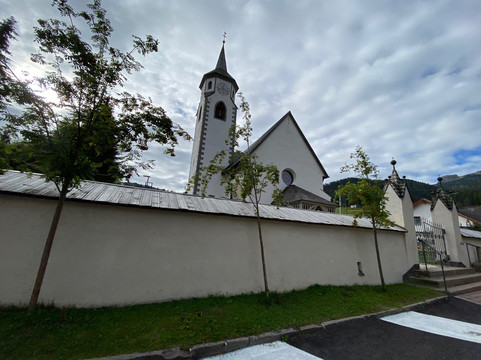 Chiesa di Santa Caterina-科瓦拉因巴迪亚必去景点