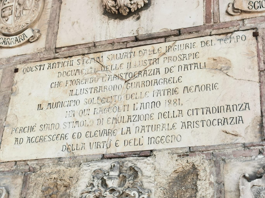 Lapide degli stemmi nobiliari景点图片