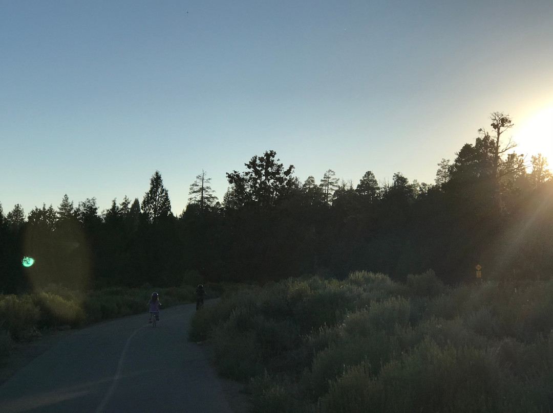 Alpine Pedal Path-大熊湖必去景点