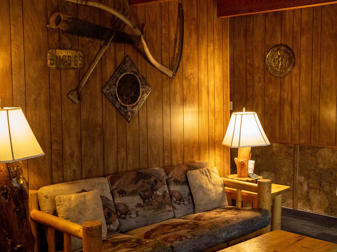 Golden Bear Cottages主图