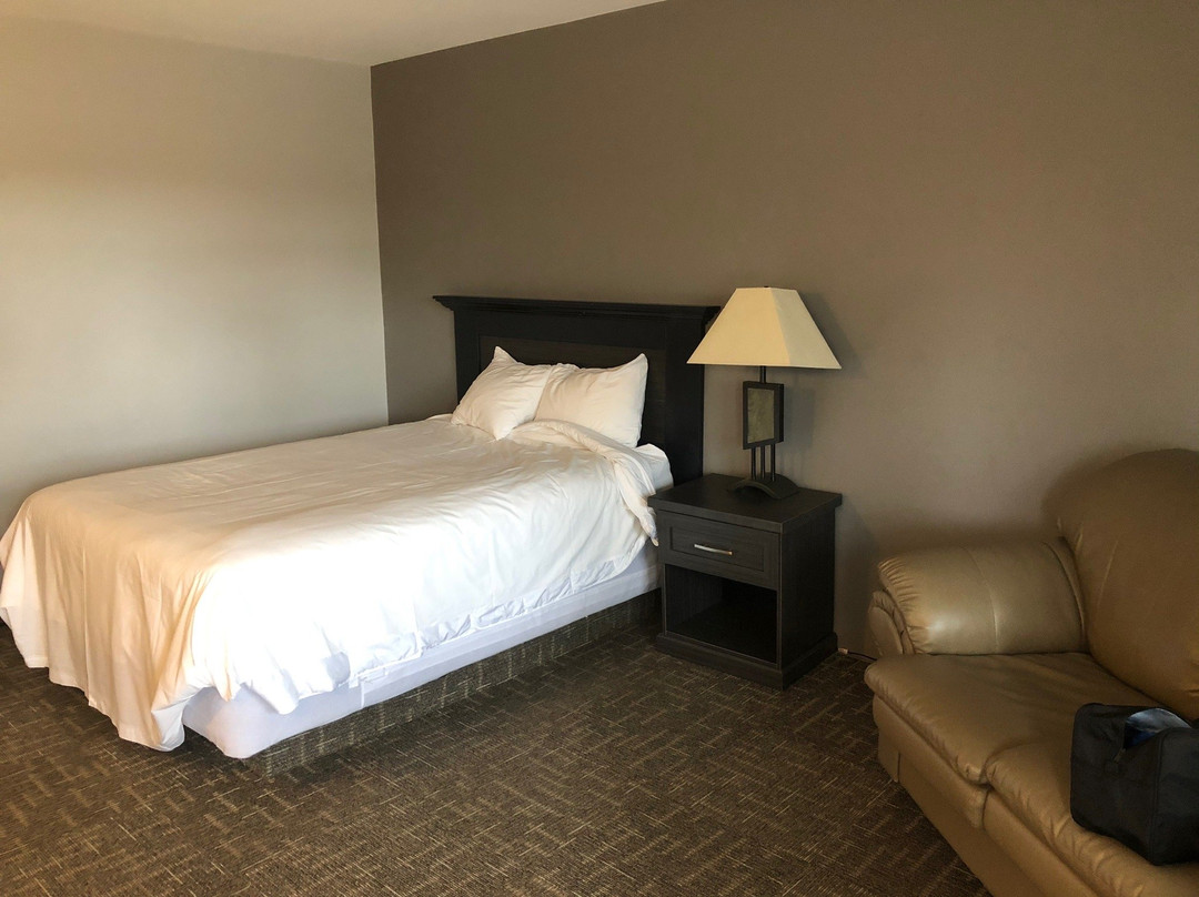 Between Bridges Inn主图