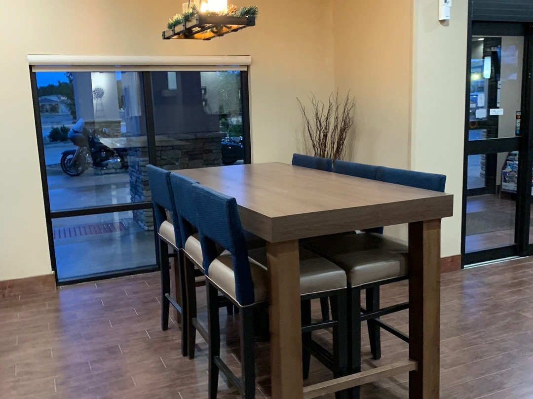 Comfort Inn and Suites主图