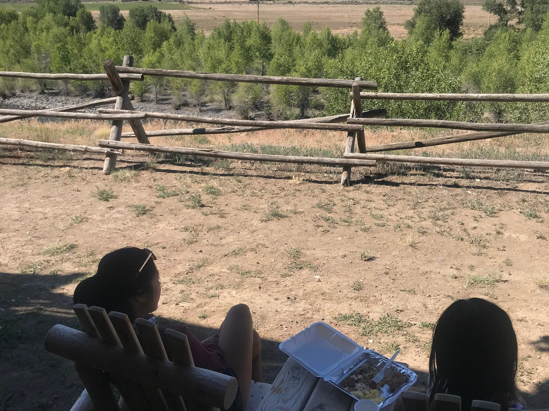 黄石谷酒店主图