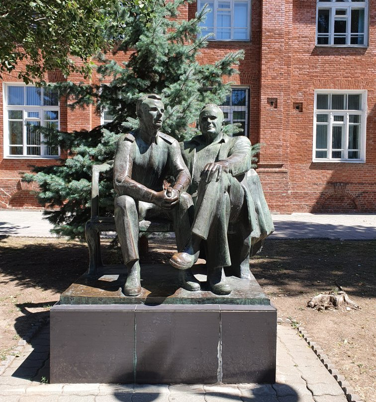 Monument to Korolyov and Gagarin景点图片