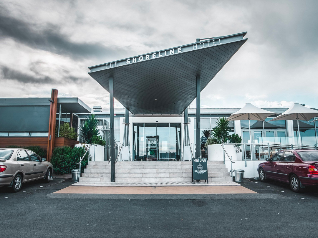 Shoreline Hotel主图