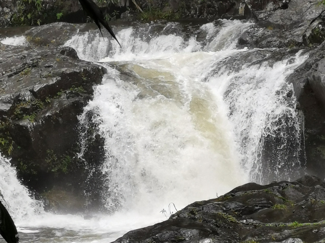 Cascade de trou noir景点图片