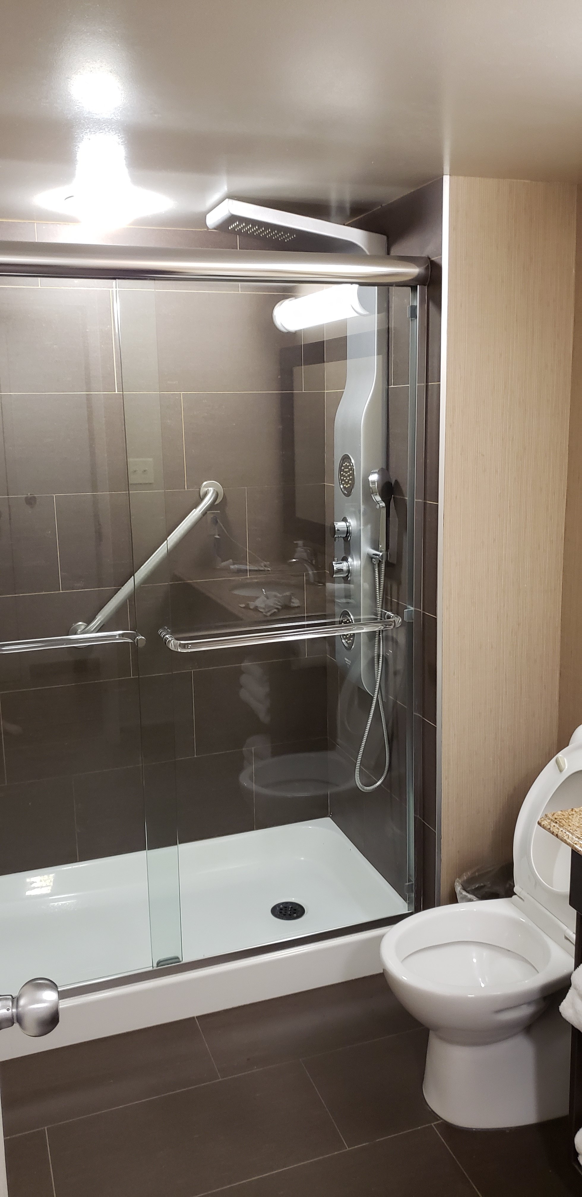 Victoria Inn Hotel & Convention Centre-浴室
