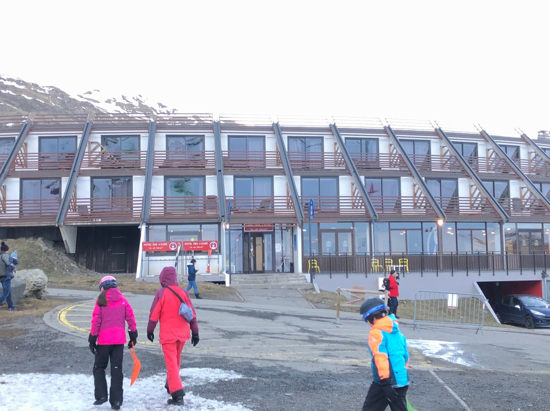 Hotel des 4 Ours主图