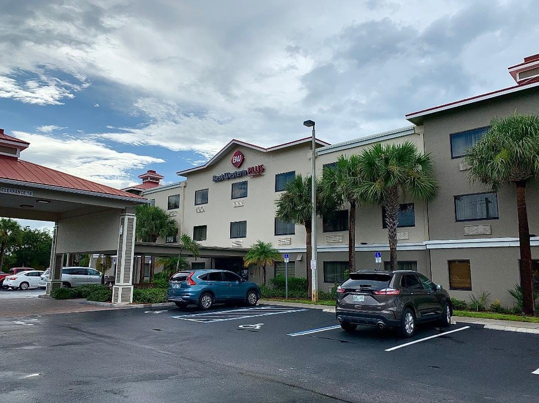 塞巴斯蒂安贝斯特韦斯特普勒斯套房酒店主图