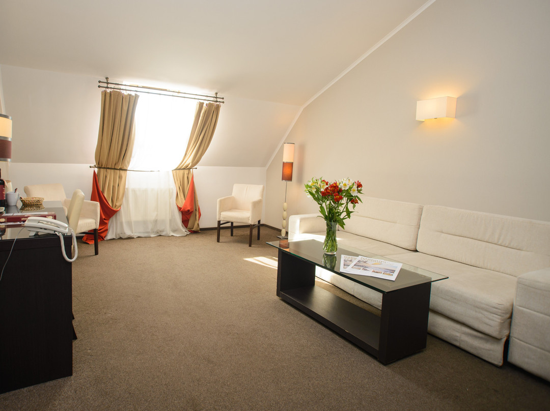 Optima Collection Kharkiv主图