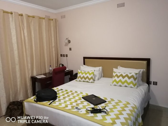 Golden Mile Hotel主图