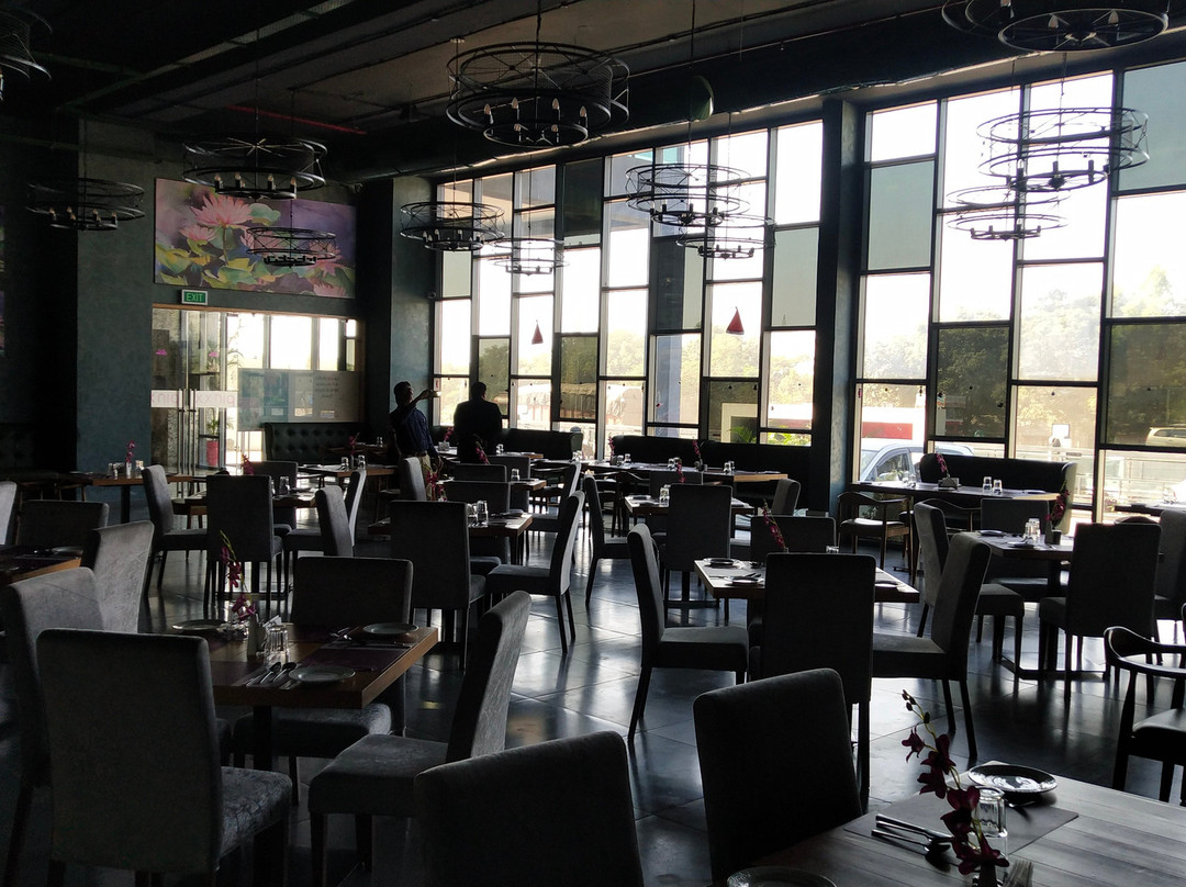 Regenta Central Harsha Vapi主图