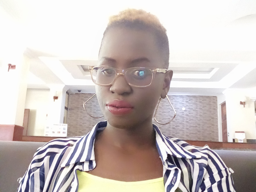 Pinecone Hotel主图