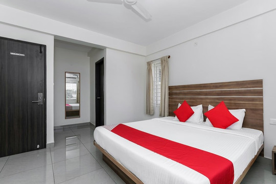 The Red Lotus Premium主图