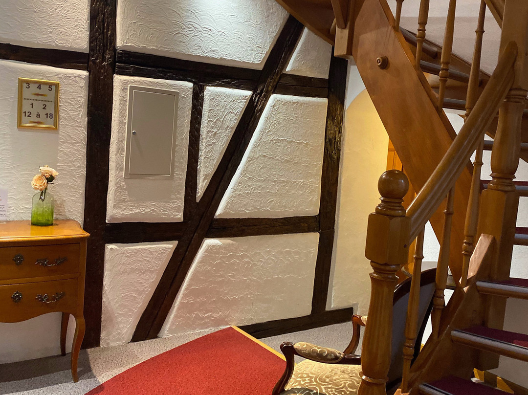 施瓦迪酒店主图