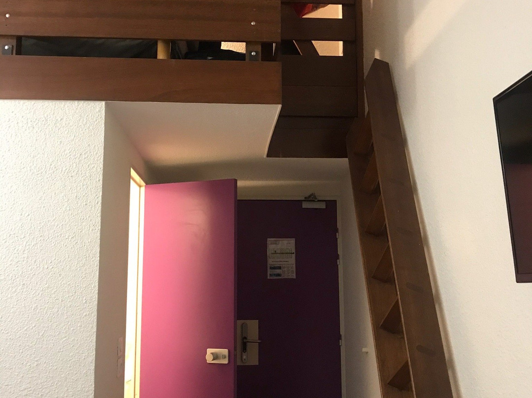 萨斯纳之瑞莱斯酒店主图