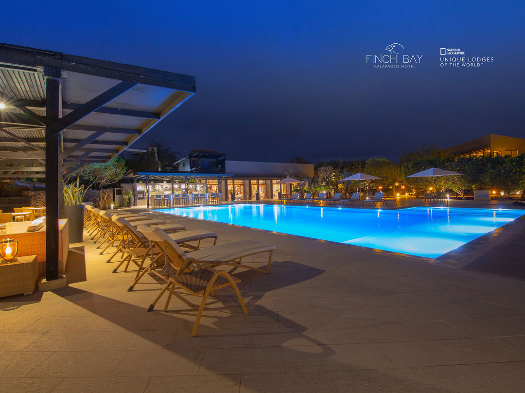 芬奇湾酒店主图