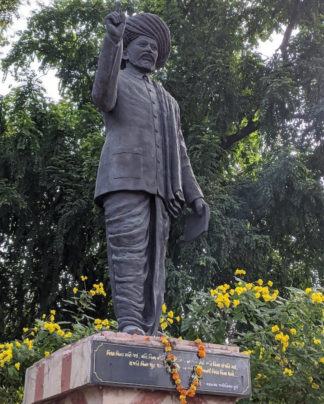 Mahatma Jyotiba Phule Statue-Karad必去景点