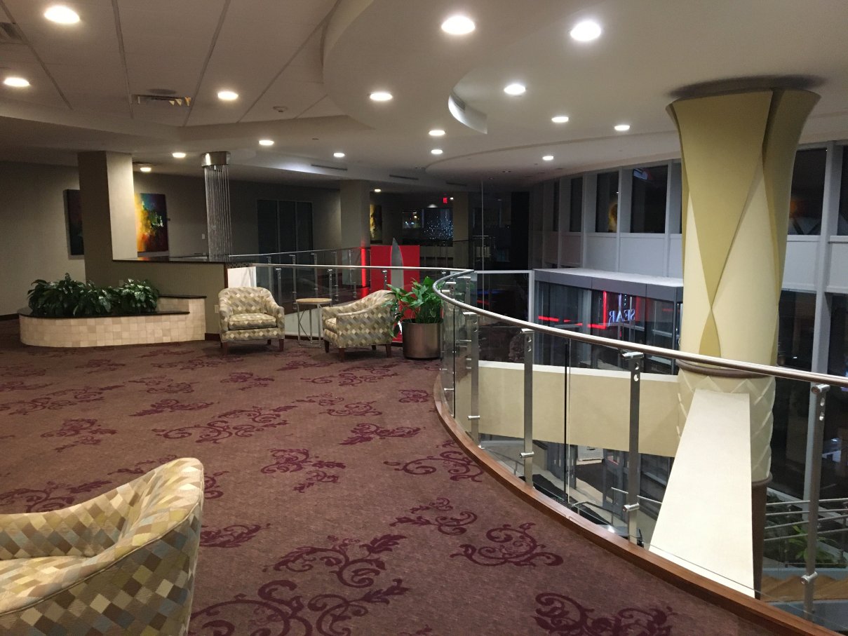 布法罗希尔顿安泊酒店-浴室