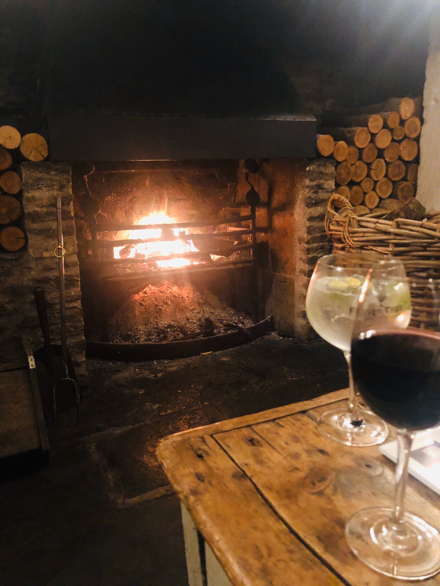 The Wheatsheaf, Combe Hay-官方
