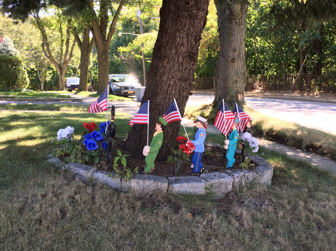 Plaza 200 Outlets-Carle Place必去景点