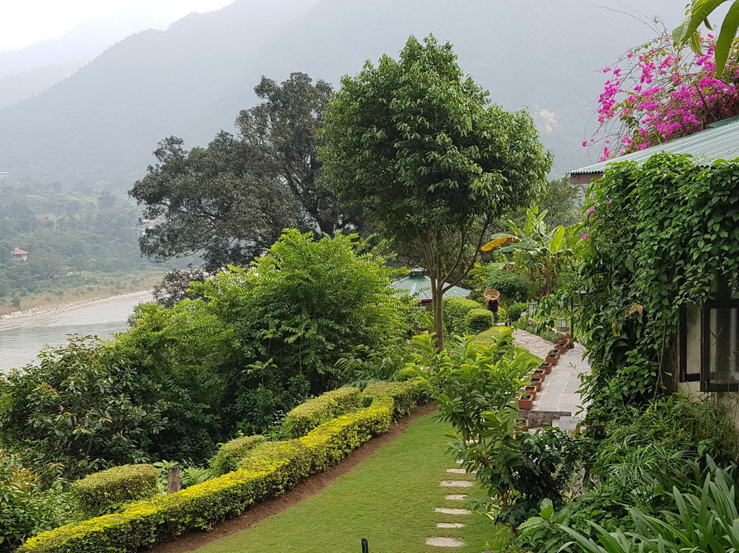 Summit River Lodge at Brigand's Bend主图