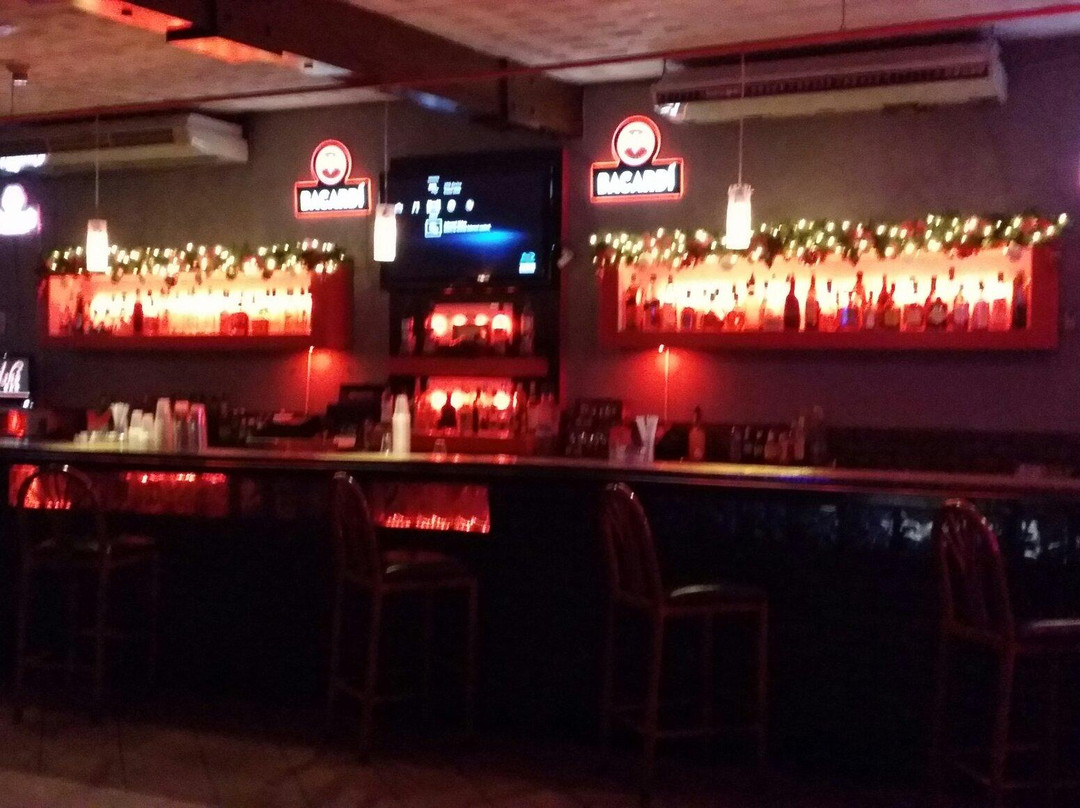 Ashé Bar-庞塞必去景点