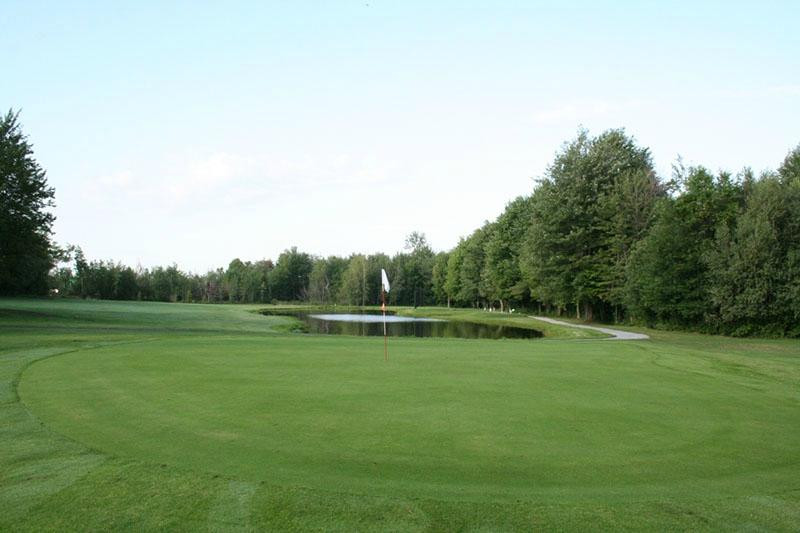 Club de Golf Saint-Simon-Saint-Simon-de-Bagot必去景点