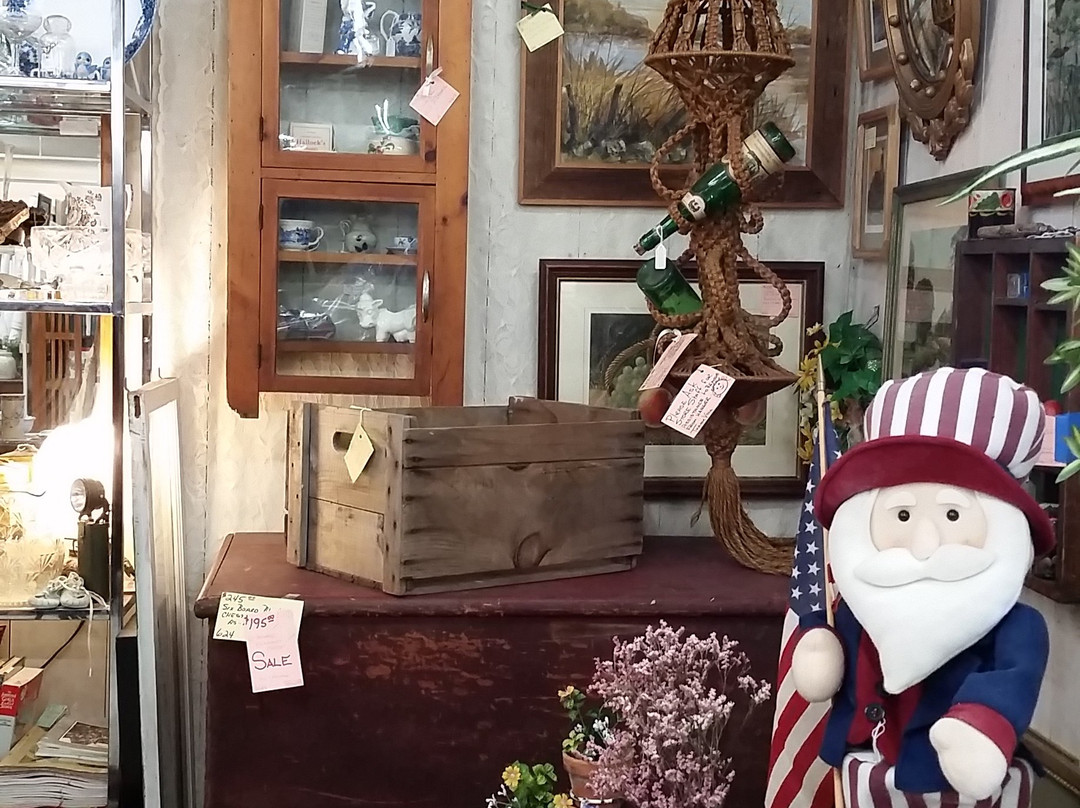 Grafton旅游景点-Stone House Antique Center