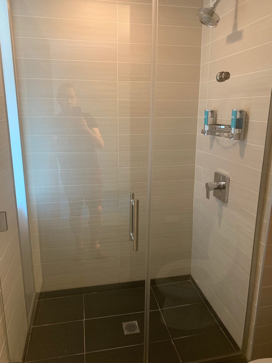 布法罗机场雅乐轩酒店-浴室