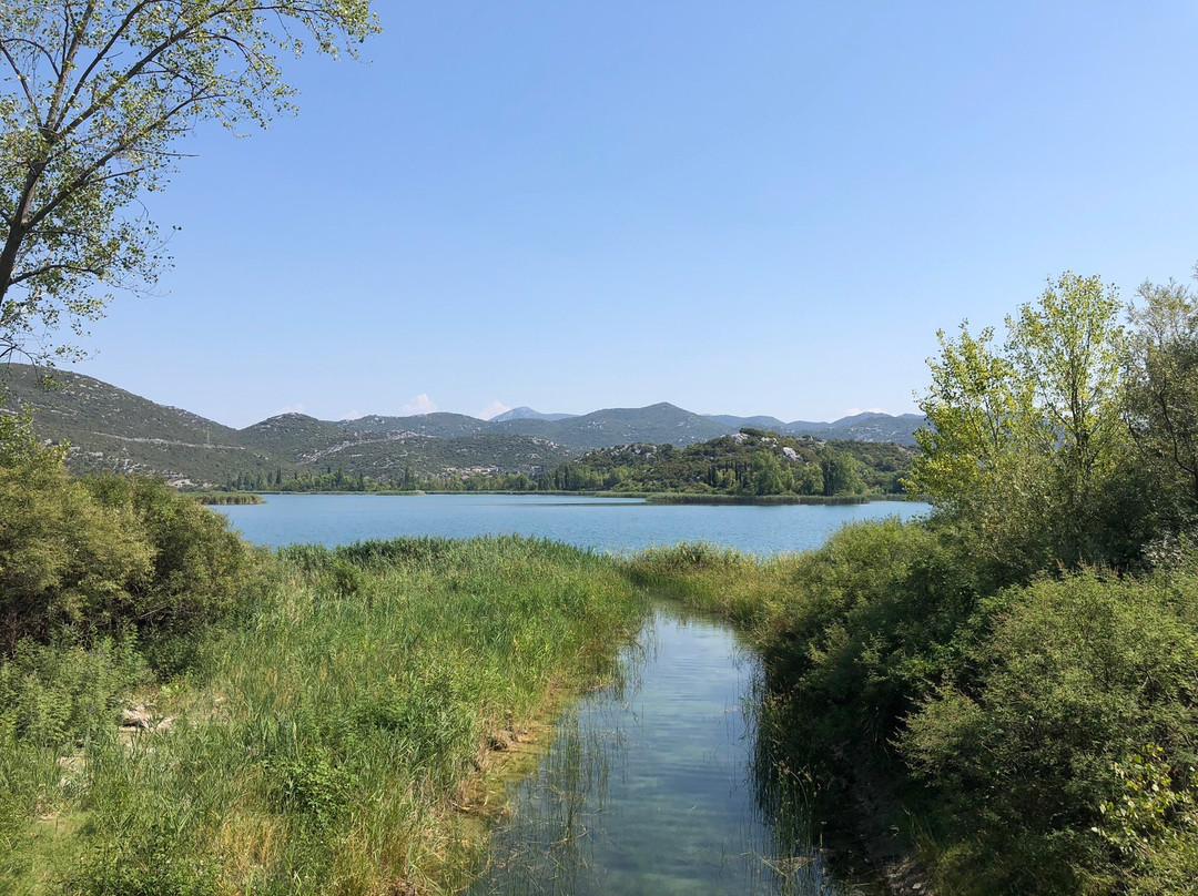 Bacina Lakes景点图片
