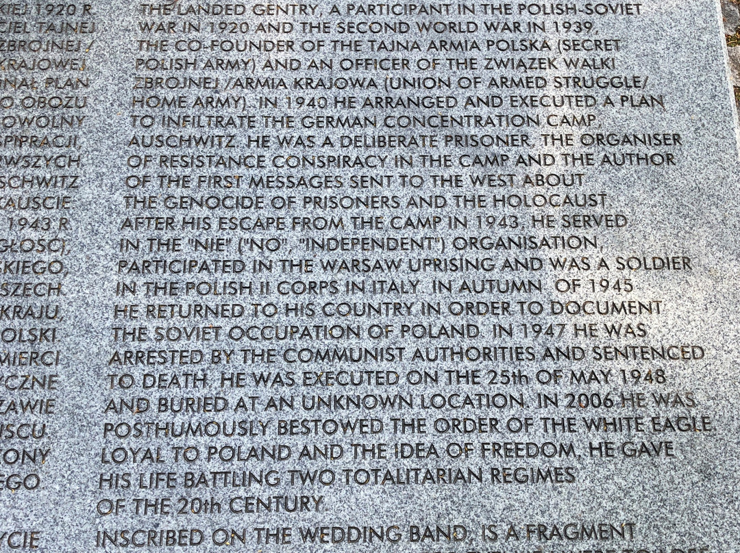 Monument of Rota master Pilecki景点图片