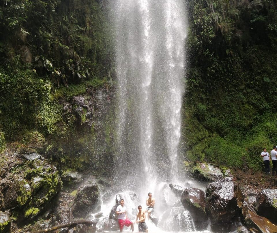 Bajo Mono Camping Site Cascada El Tatica景点图片