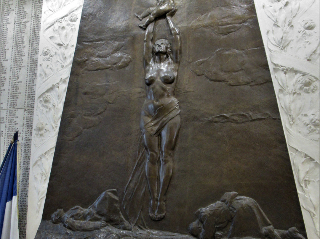 Le Monument aux Morts-欧贝维利耶必去景点