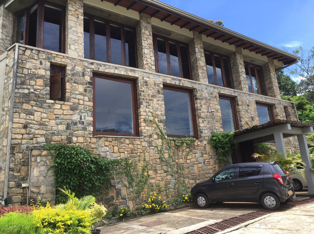 皇家山脉酒店主图