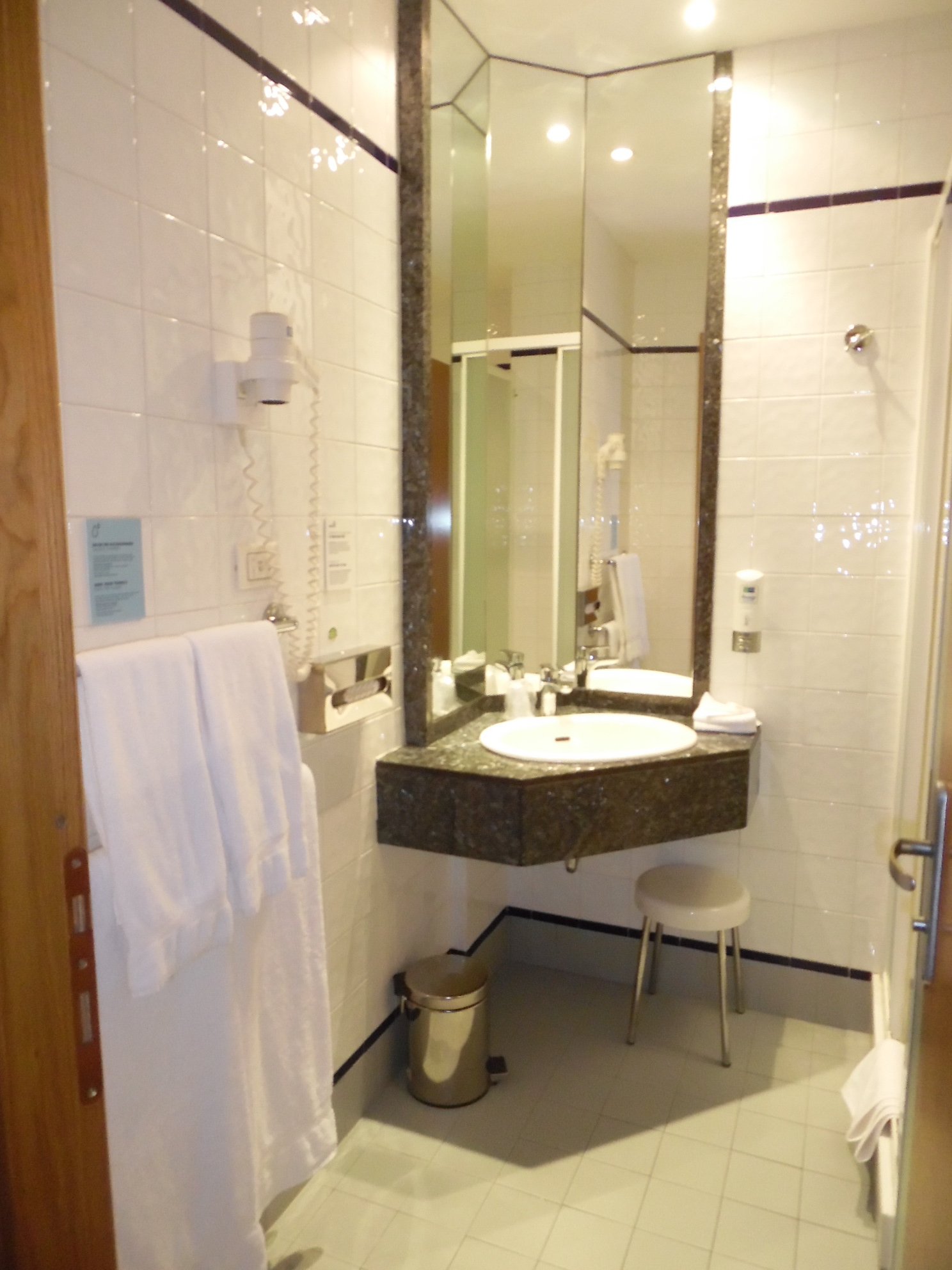 弗里尼奥假日快捷酒店-浴室