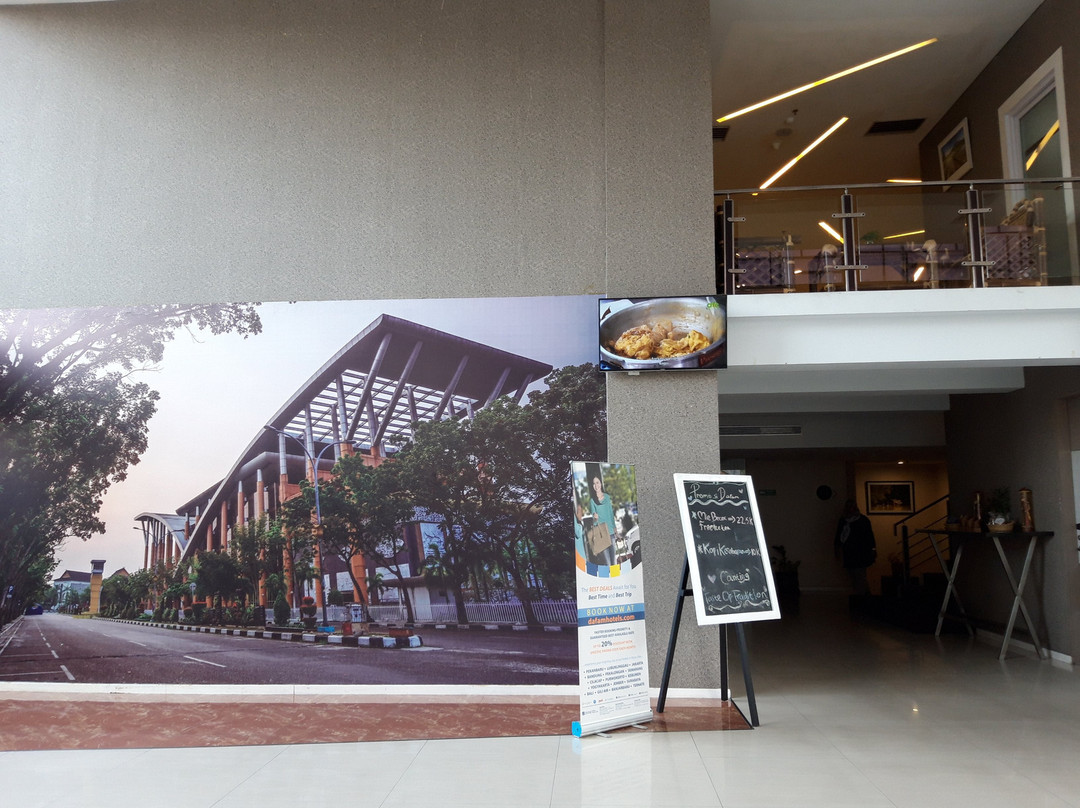 龙鱼大酒店主图