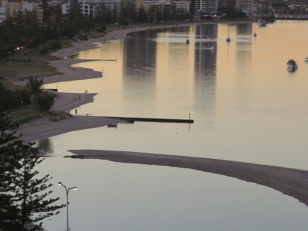 Sandy Point Beach Resort主图