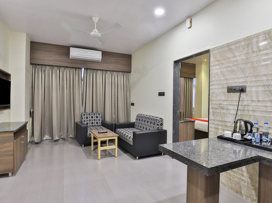 OYO 23338 Genx Surat主图